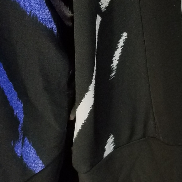 Michael Tyler Top Blue Black White, Dolman Sleeve - Picture 3 of 5